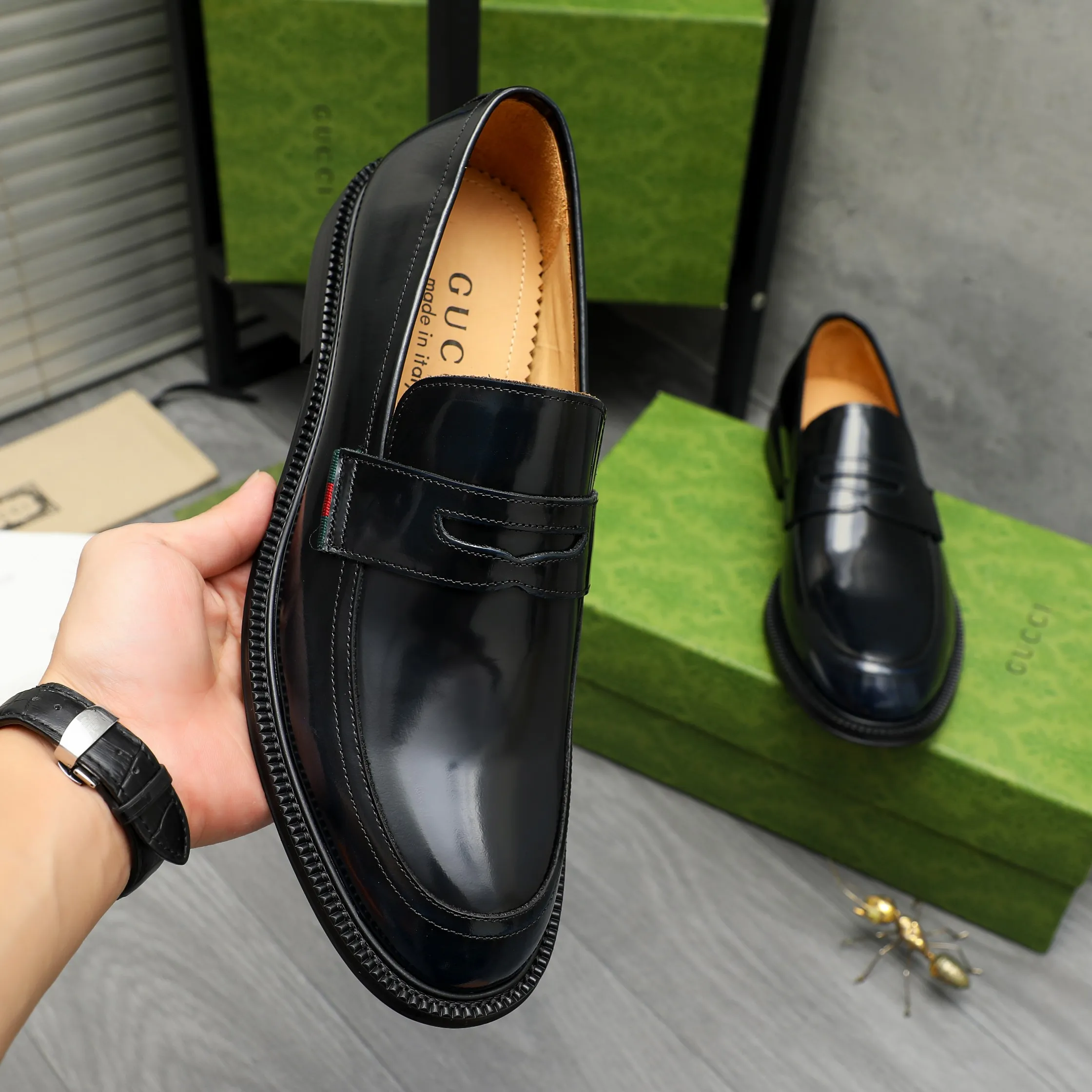 Men's shoes 💰500 Product trademark: GUCCI "Gucci" business slip-on leather shoes Regular size: 38-44 (45.46 custom-made, non-returnable) Product materials: Selected color-brushed cowhide upper, cowhide lining, original rubber outsole